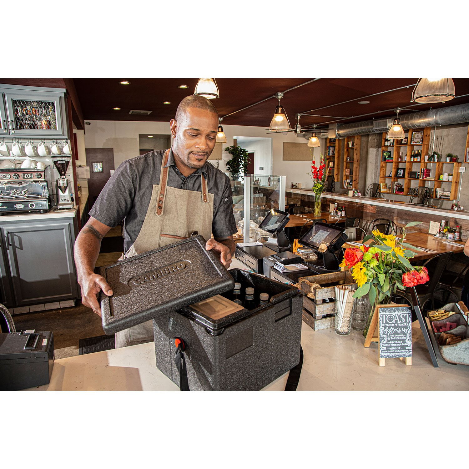 Cambro Cam GoBox Top Loading Insulated Food Pan Carrier, Half-Size