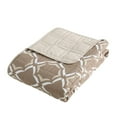 thumbnail image 3 of Member's Mark Oversized Down Alternative Reversible Blanket, 94" x 106", fits Queen and King beds, 3 of 4