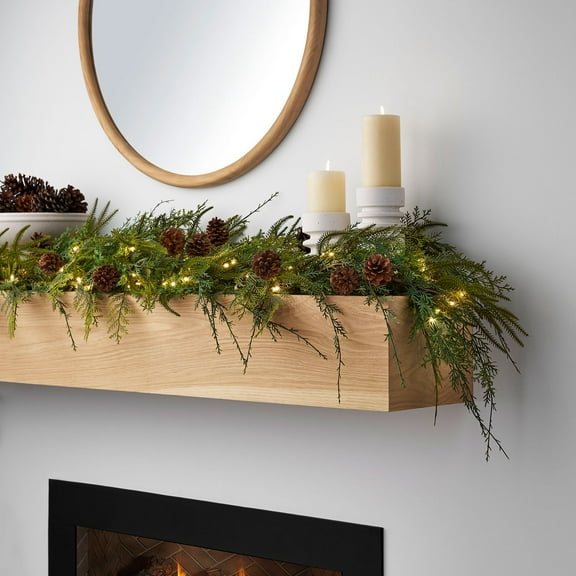 Member's Mark 9' Pre-Lit Cypress Garland with Pinecones