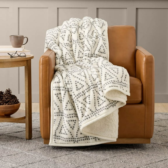 Member's Mark Cozy Throw, 60" x 72"