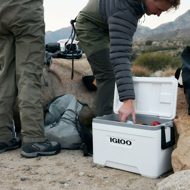 igloo marine ultra tackle box 72 qt. Hard Cooler and reinforced carrying handles Igloo Marine Ultra Cooler Bag,