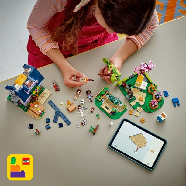 LEGO Friends Beekeepers' House and Flower Garden Building Set
