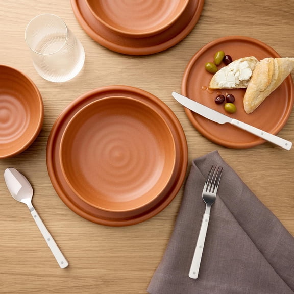 Member's Mark 16-Piece Bubble Reactive Dinnerware Set