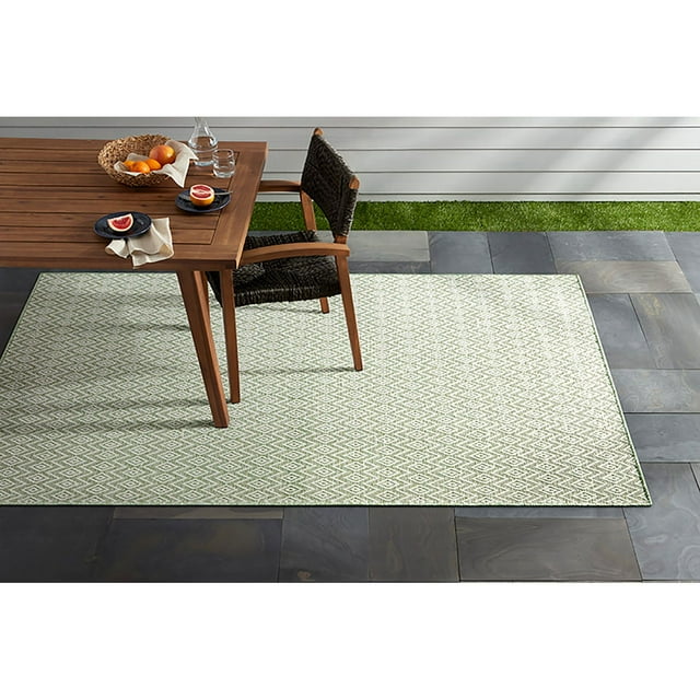 Nicole Miller Corin Small Diamond Indoor/Outdoor Area Rug, Choose Size