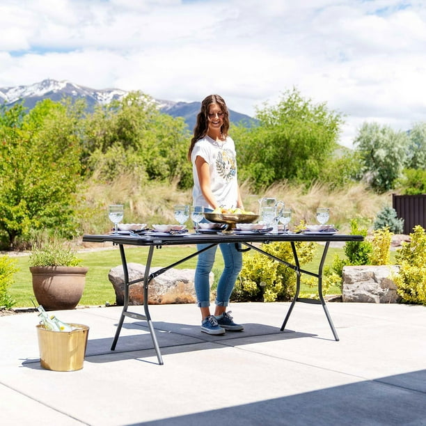 テーブル・チェア・ハンモック (L07340) LIFETIME 6 FOLD IN HALF TABLE Lifetime 6-Foot Fold-In-Half Table - Samsclub.com