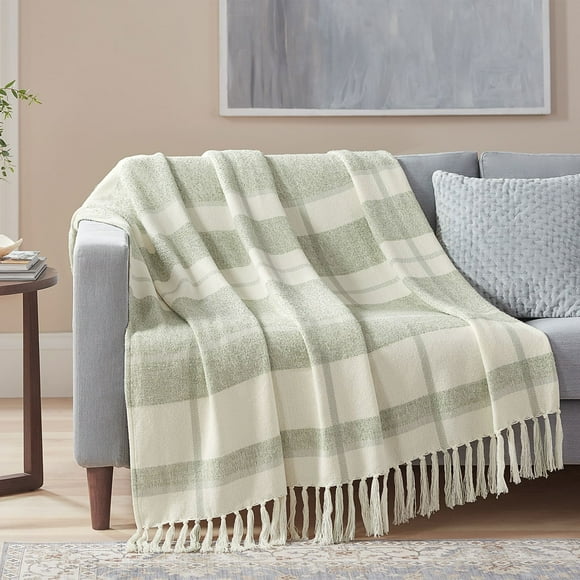 Member's Mark Boucle Plaid Throw, 60" x 70"