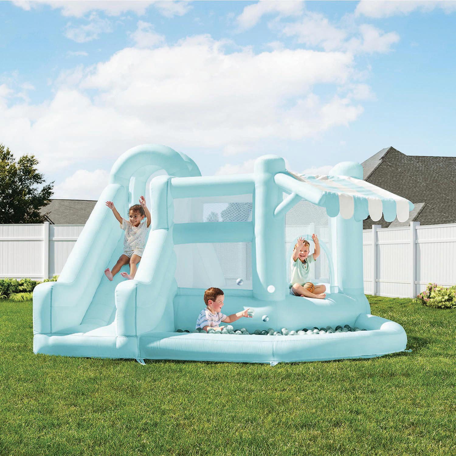 Member’s Mark Bounce House with Canopy and Slide