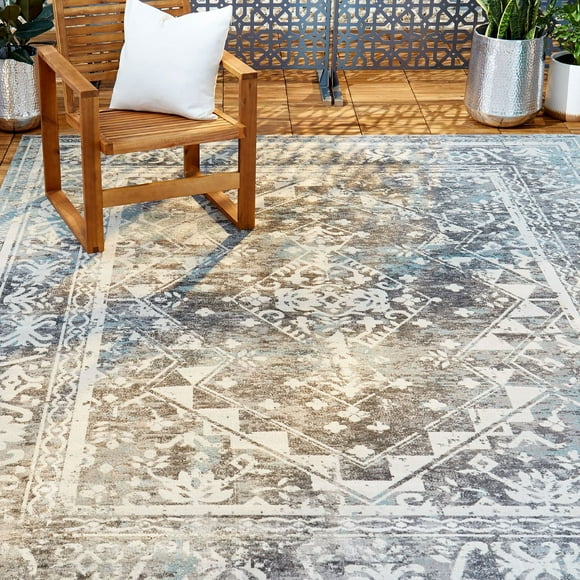 Nicole Miller New York Patio Sofia Ivy Area Rug