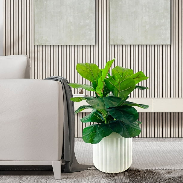 20 in planter pot H Potter 20