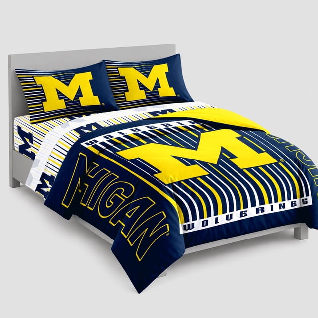 Logo Brands Michigan Wolverines Bed-In-A-Bag Set