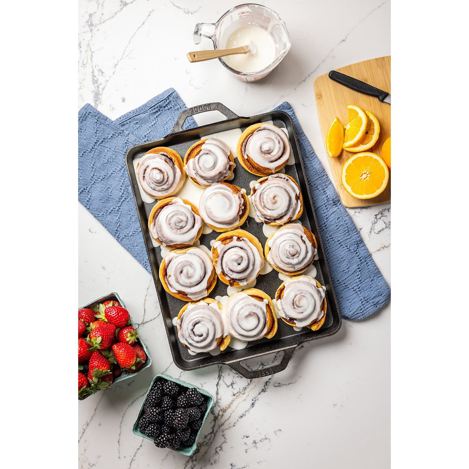 Lodge Cast Iron Griddle & Baking Pan - Thumbnail 4