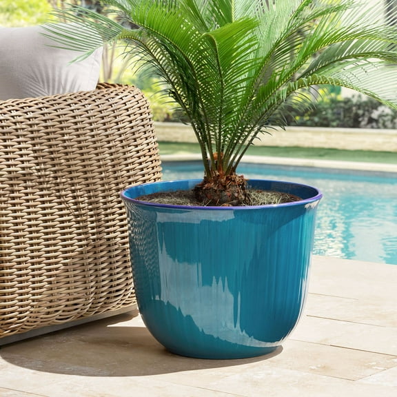 Member's Mark Frontera 22" Round Plastic Planter