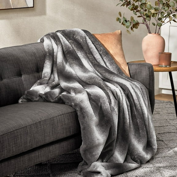 Member's Mark Luxury Faux Fur Throw 60" x 70"