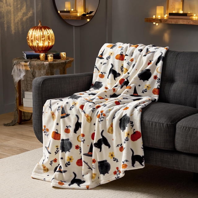 Member's Mark Halloween Lounge Throw, 60" x 70"