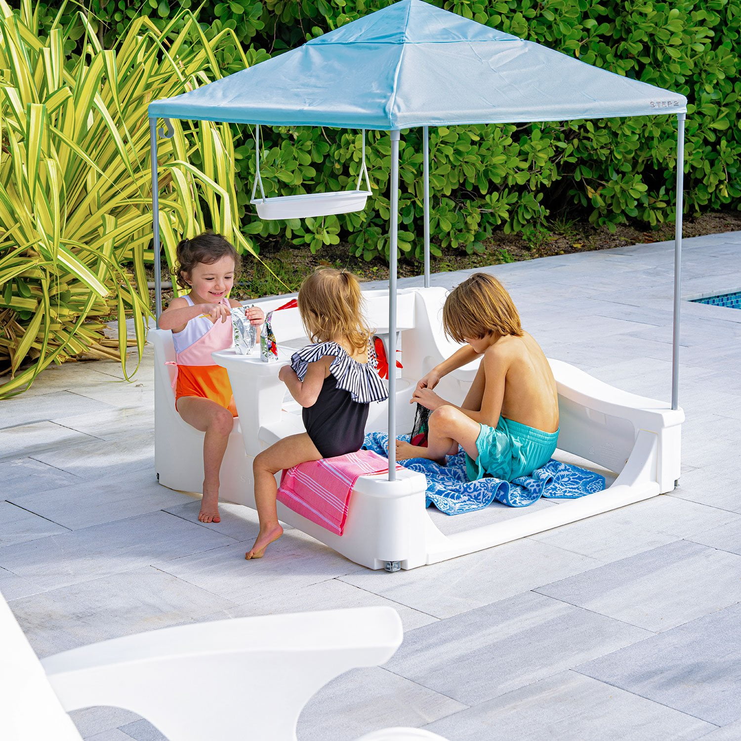 Step2 Vero Poolside Kid Cabana