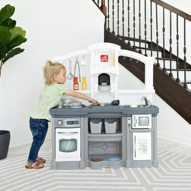 Step2 Fun with Friends Kitchen Playset