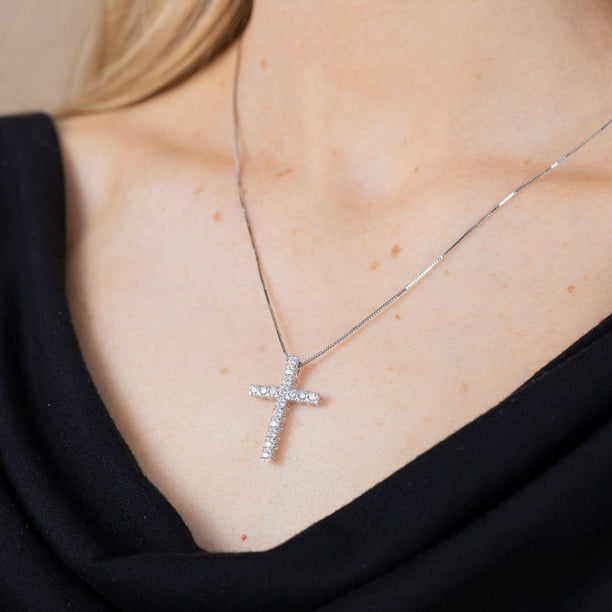 Diamond Cross Pendant in 14K Gold
