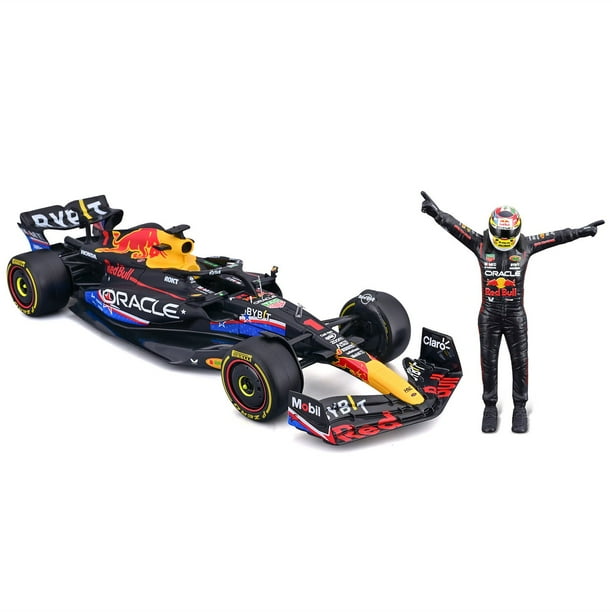 Bburago 1/24 F1 ミニカー 2台セット Bburago Formula One Racing 1:24 Race Cars with Driver Figures, 2