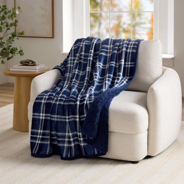 Member's Mark Cozy Plush Throw, 60" x 72"