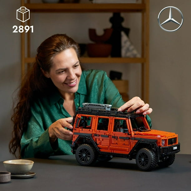 LEGO Technic Mercedes-Benz G 500 Professional Line Car Building