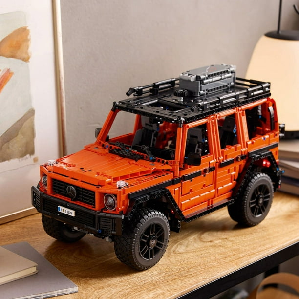LEGO Technic Mercedes-Benz G 500 Professional Line Car Building