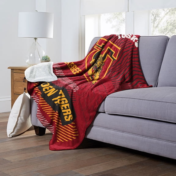 Officially Licensed NCAA Cloud Throw Blanket with Sherpa Back, 60" x 70"