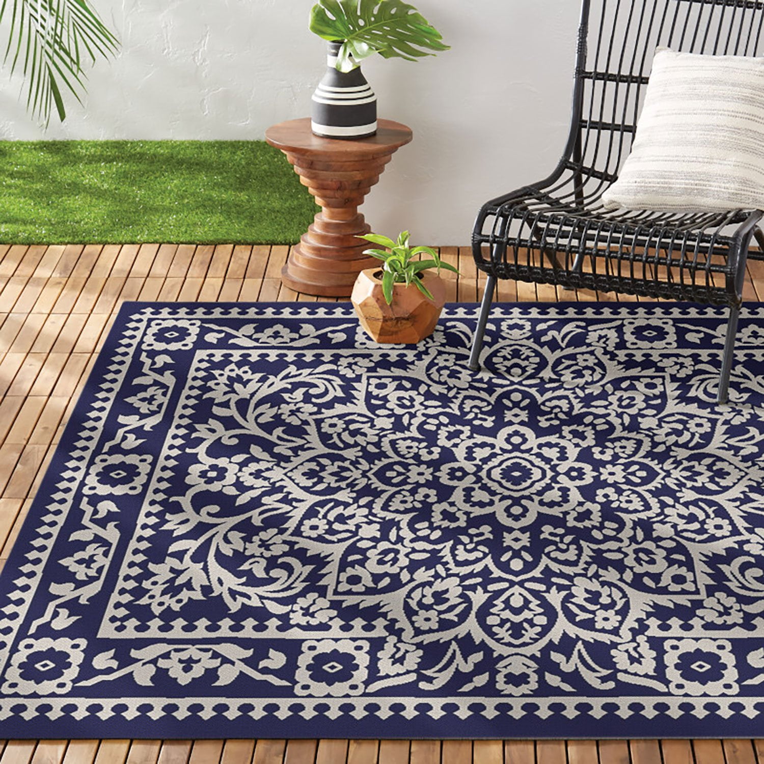 Nicole Miller Sharon Reversible Indoor/Outdoor Area Rug, 5' x 7
