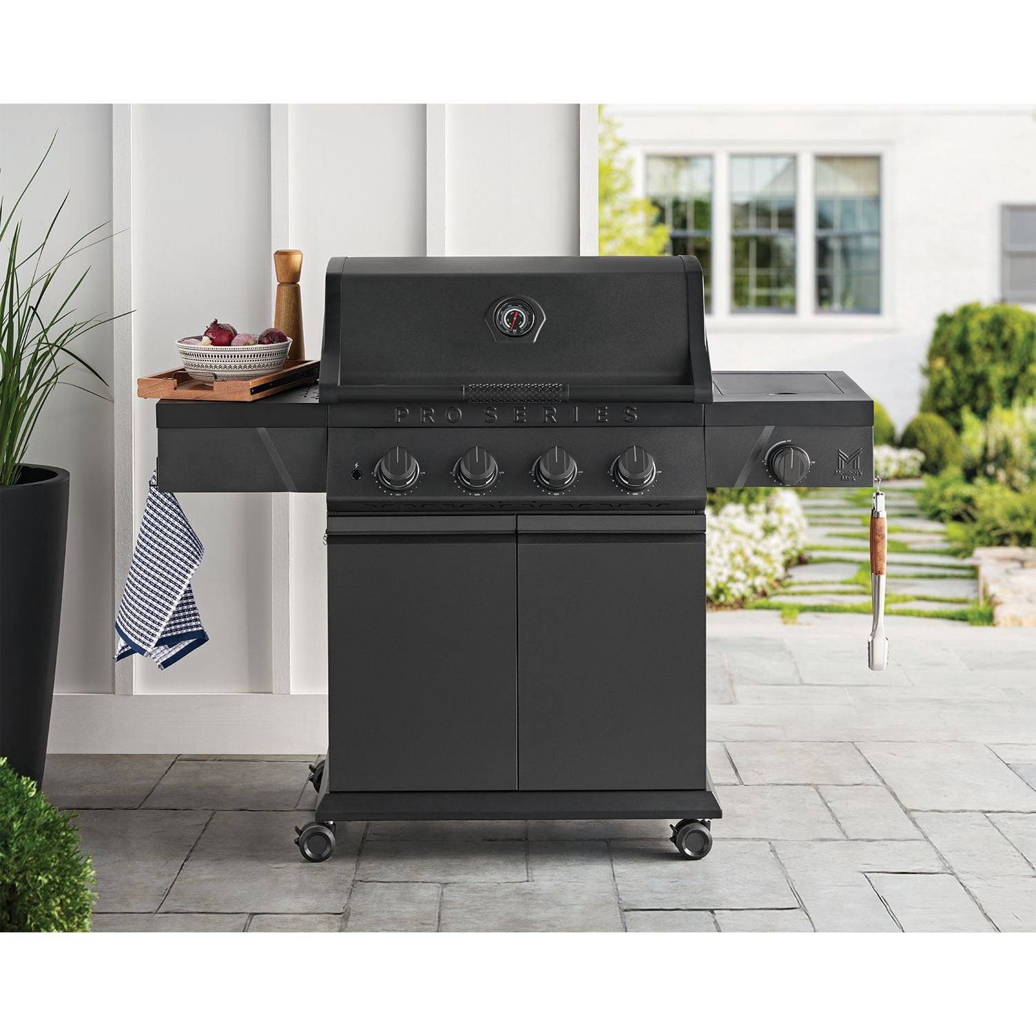 Member's Mark Pro Series 4-Burner Propane Gas Grill w/ Cover