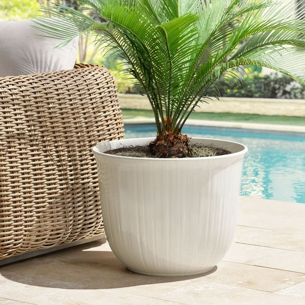 Member's Mark Frontera 22" Round Plastic Planter - Samsclub.com