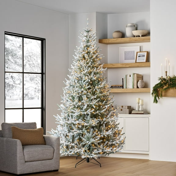 Member's Mark 9' Pre-Lit Snowy Georgia Christmas Tree