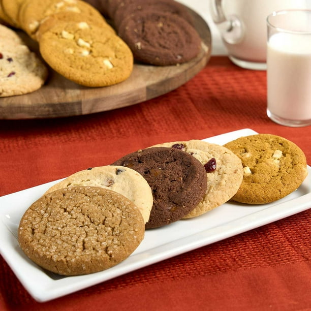Member's Mark Holiday Cookie Tray, Assorted Flavors, 60 ct