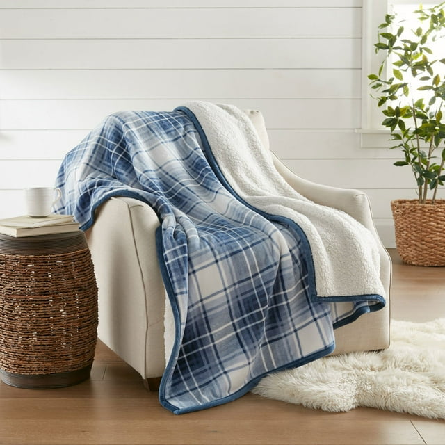 Member's Mark Plush Sherpa Throw, 60" x 70" (Assorted Styles)