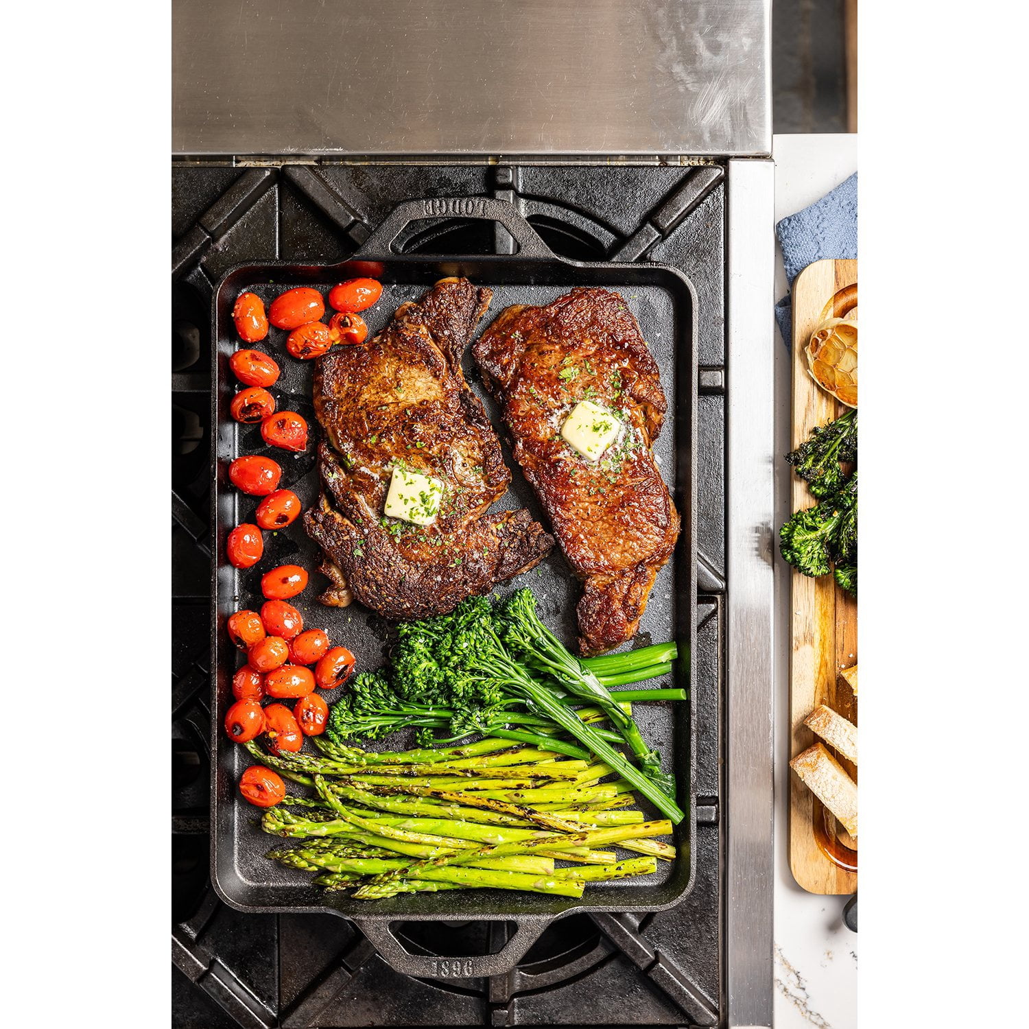 Lodge Cast Iron Griddle & Baking Pan