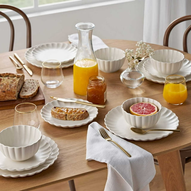 Member's Mark 12-Piece Scallop Dinnerware Set
