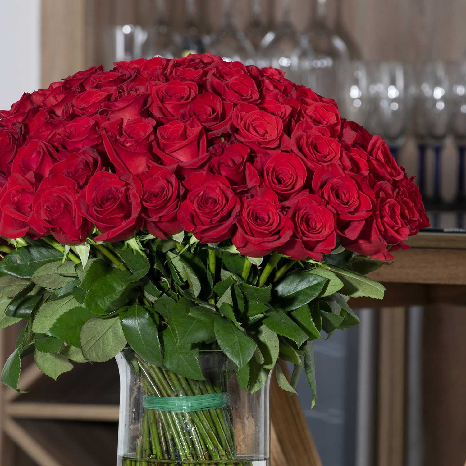 Member's Mark Rose Vase Arrangement, 100 stems, choose color
