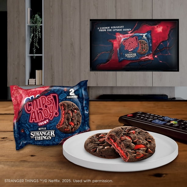 非売品　Chips Ahoy! クッキー　大型ストアディスプレイ CHIPS AHOY! Chewy and Stranger Things Cookies Variety Pack, 40 pk