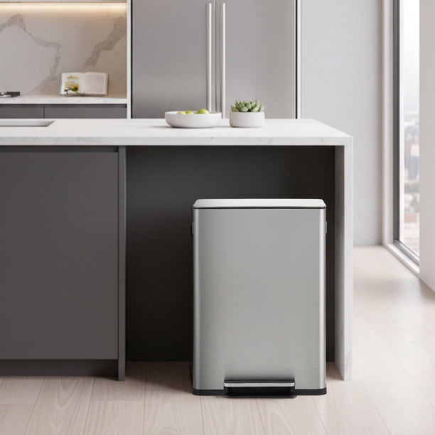 Simpli-Magic 16 Gallon (60L) Infinity Edge Step Trash Can