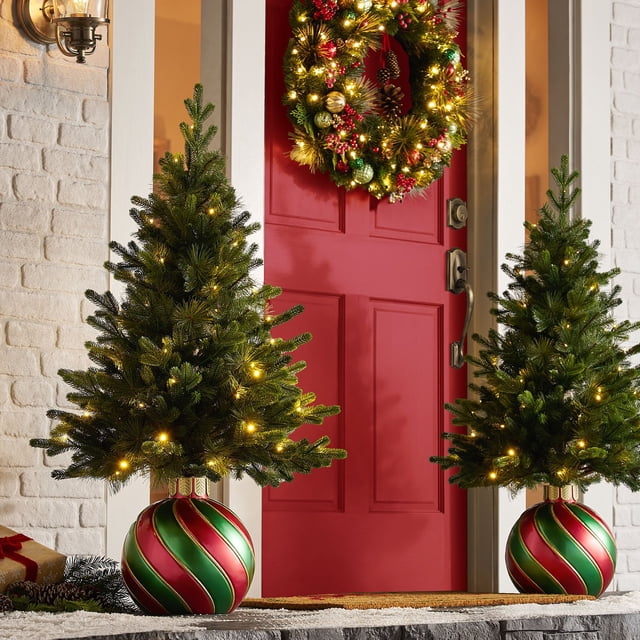 Member's Mark 4' Pre-Lit Topiary with Ornament Base