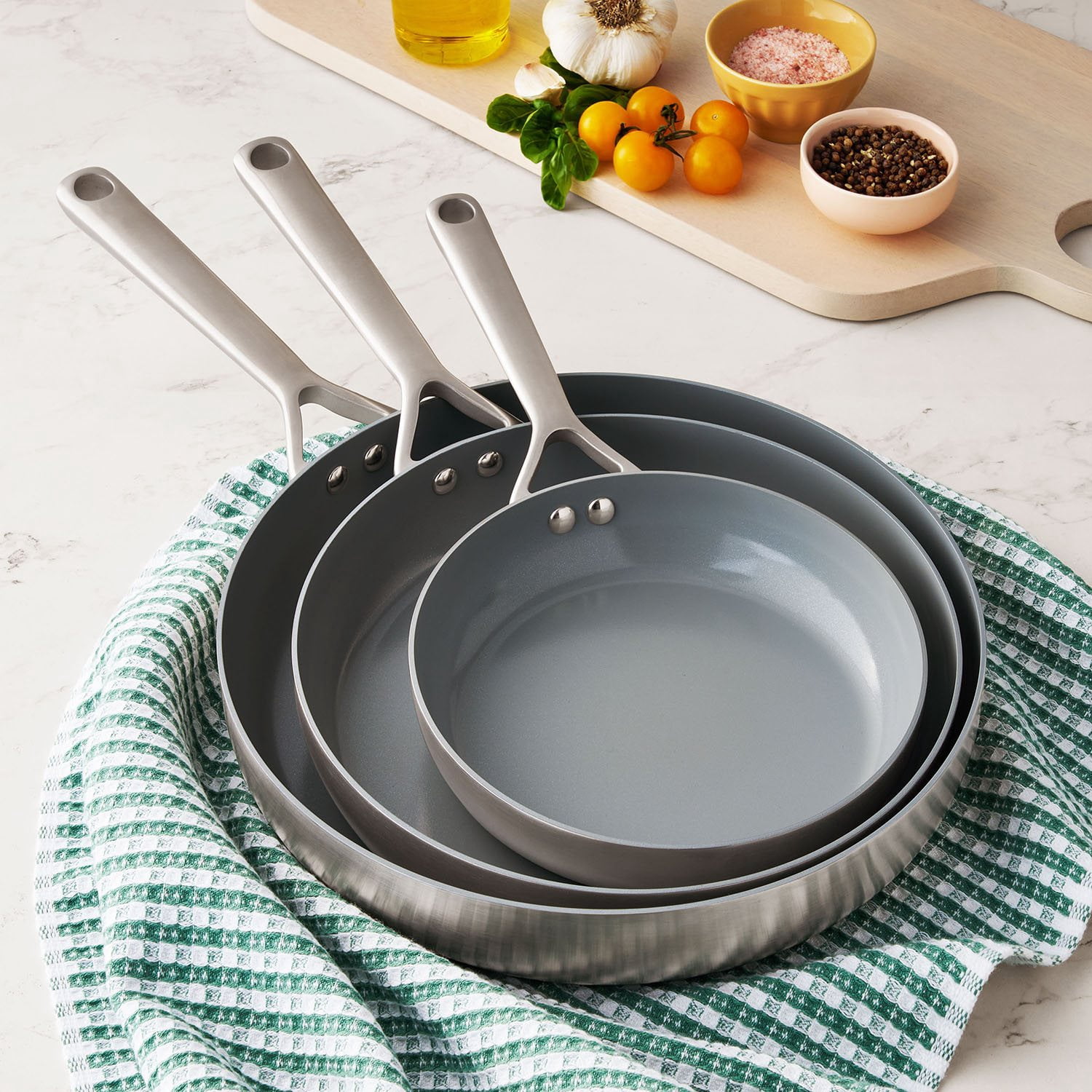 Member's Mark 3-Piece Modern Tri-Ply Fry Pan Set with Ceramic