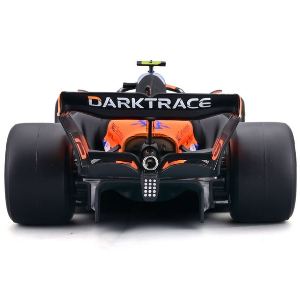Bburago Formula One Racing 1:24 Race Cars with Driver Figures, 2