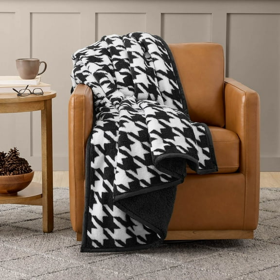 Member's Mark Cozy Throw, 60" x 72"