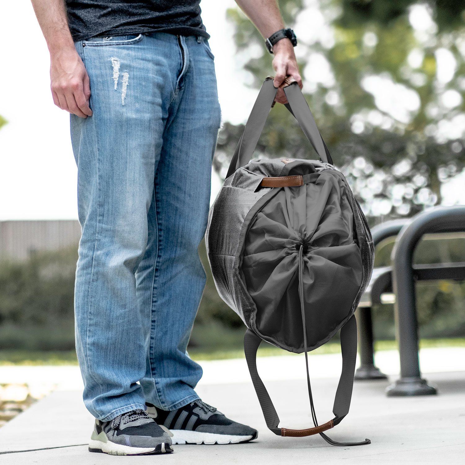 CleverMade Laundry Duffel Backpack, Assorted Colors  display picture 1