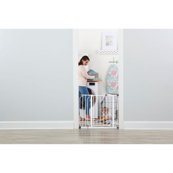 Regalo Easy Step Baby Gate, 29" - 34" or 35" - 38.5"