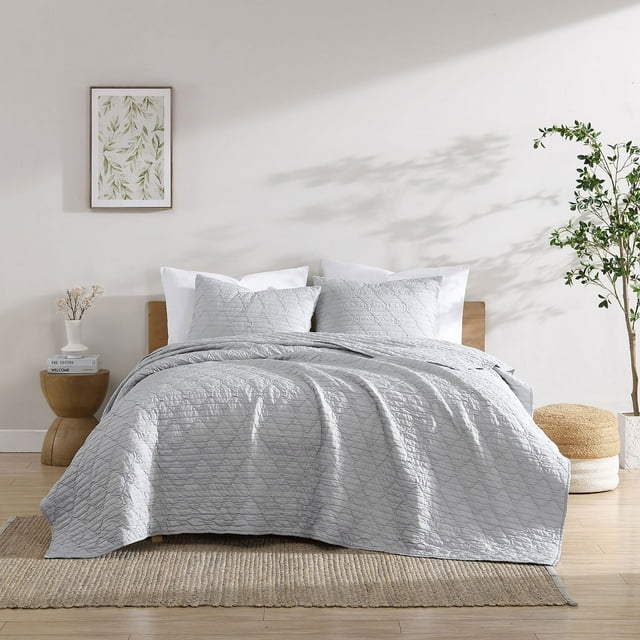 Social Standard by Sanctuary Seersucker Quilt Set, Assorted Colors and Sizes