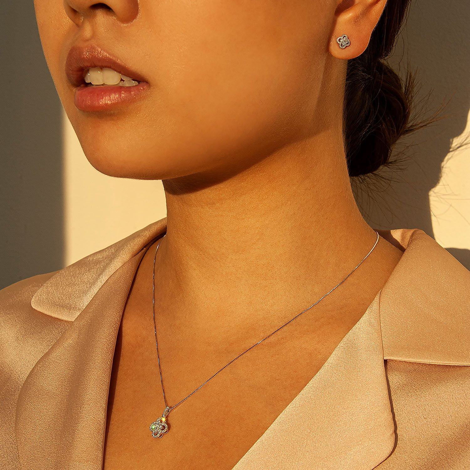 トップス Badway Flower studs border henry 0.25 CT. T.W. I-I1 White Gold Diamond Clover Flower Stud Earrings