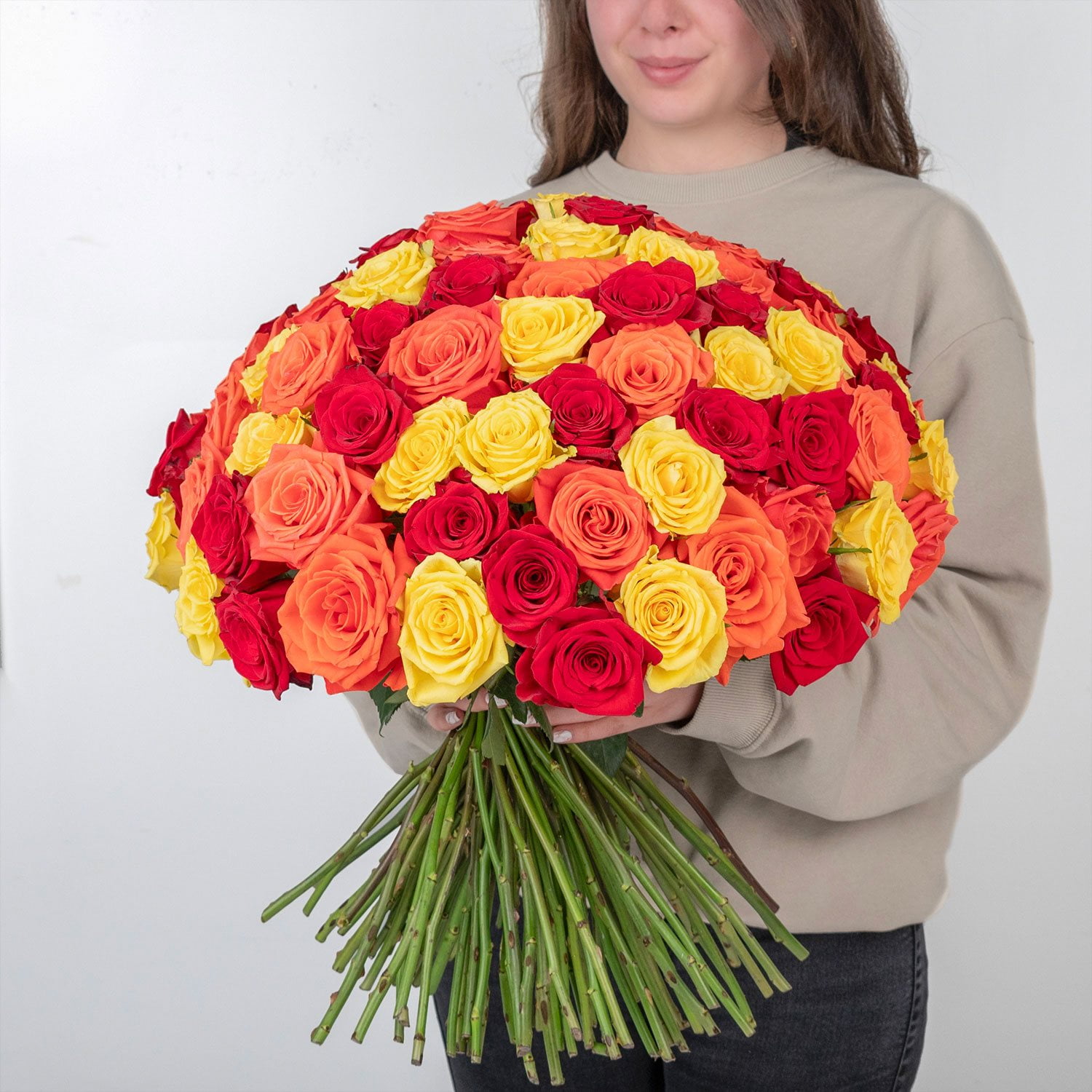 Member's Mark Rose Vase Arrangement, 100 stems, choose color