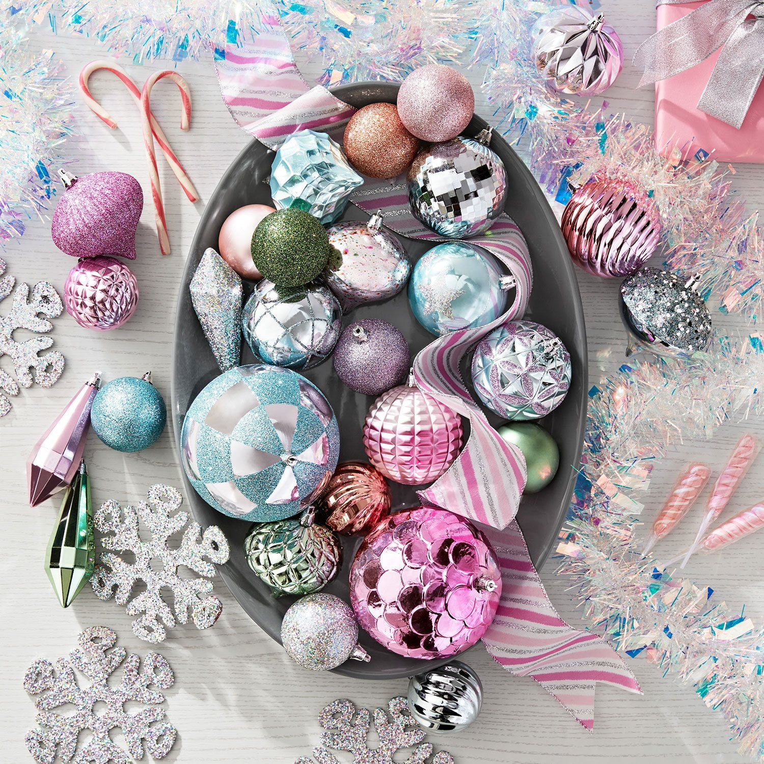 Member's Mark Shatterproof Ornament Collection 76 Count - Pinks
