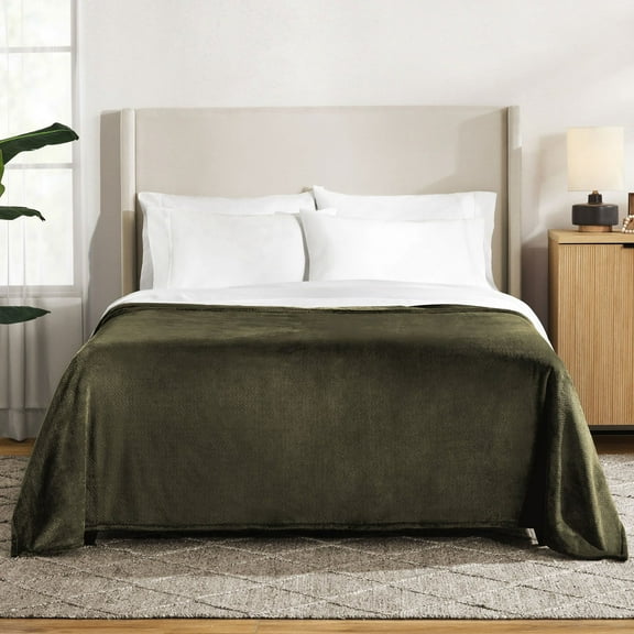 Member's Mark Herringbone Velvet Plush Blanket