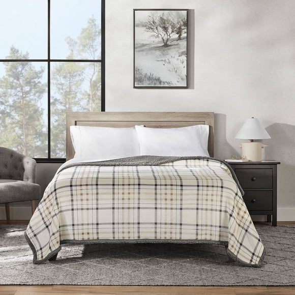 Member's Mark Plush Blanket, 109" x 90"