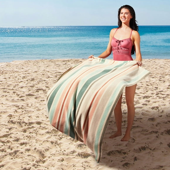 Member's Mark 2-Pack Adult Sand-Friendly Beach Towels, 40" x 72"